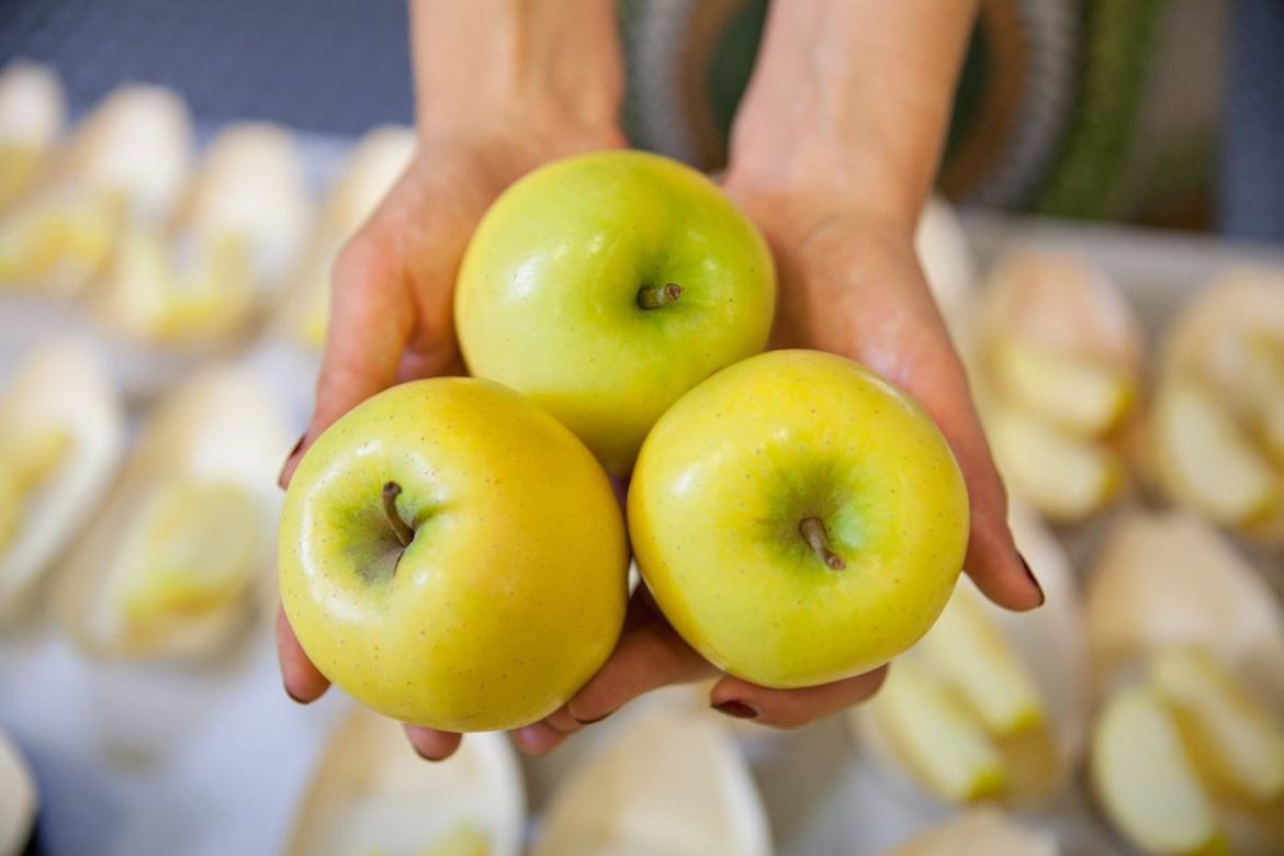 korean yellow apple is similar to asian pear